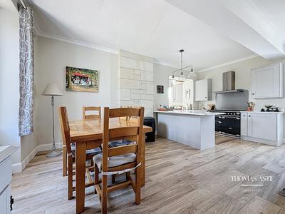 Demeure - 190 m² - 7 pièces