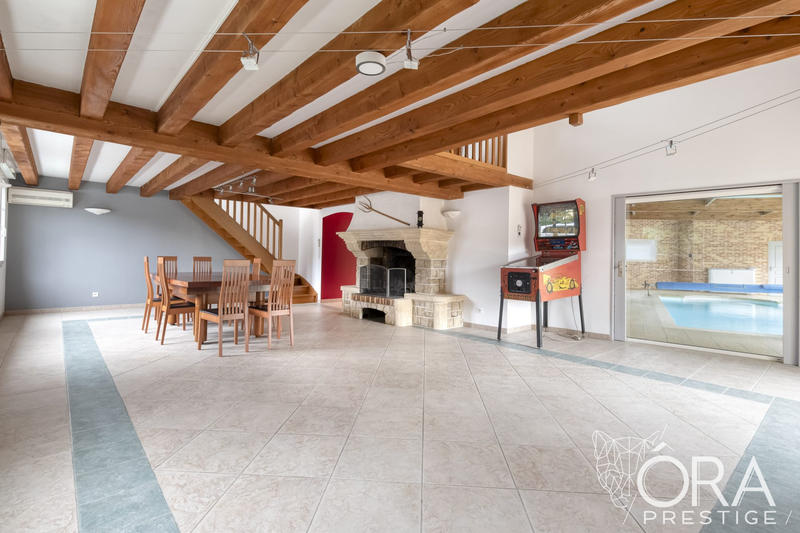 Maison - 189 m² - 8 pièces