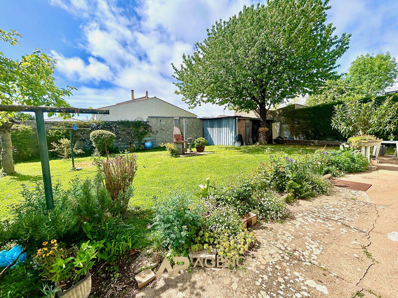 Maison - 90 m² - 5 pièces