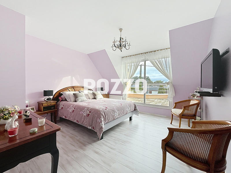 Maison - 176 m² - 10 pièces