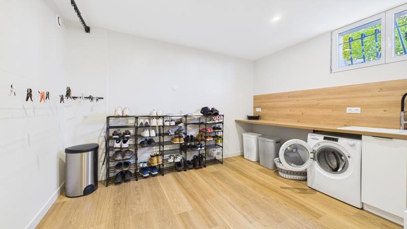 Pavillon - 177 m² - 7 pièces