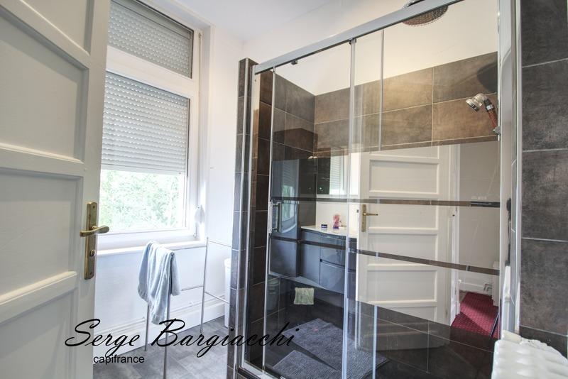 Appartement - 134 m² - 6 pièces