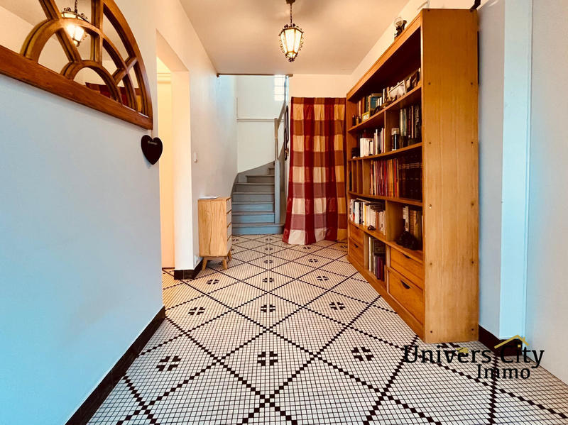 Maison - 97 m² - 5 pièces