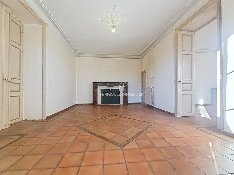 Maison - 363 m² - 12 pièces