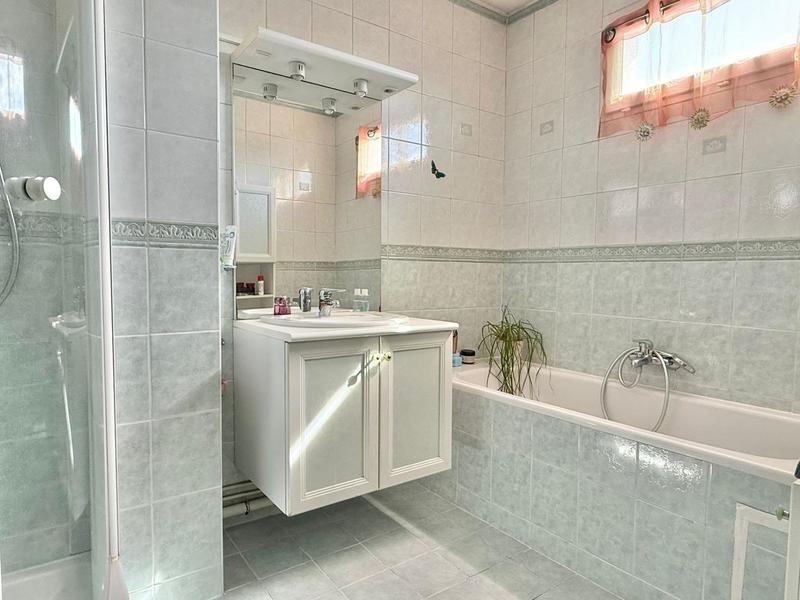 Maison - 80 m² - 5 pièces