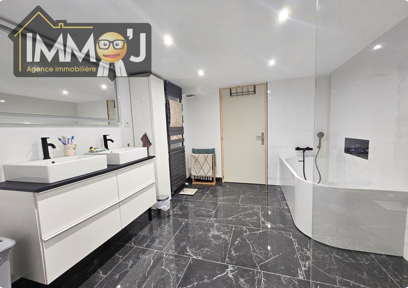 Appartement - 105 m² - 3 pièces