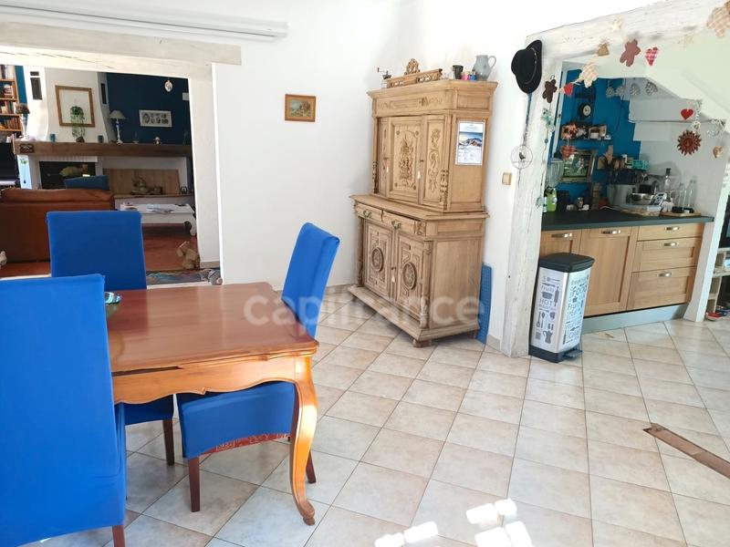 Maison - 220 m² - 7 pièces