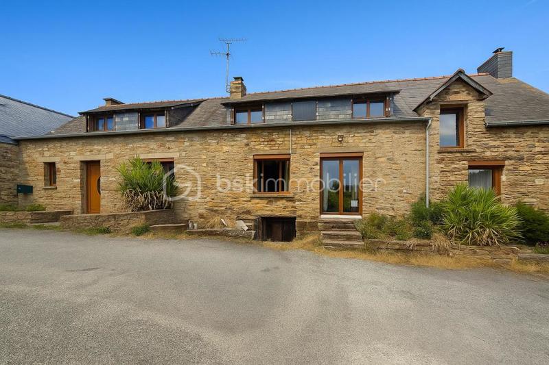 Maison - 158 m² - 8 pièces