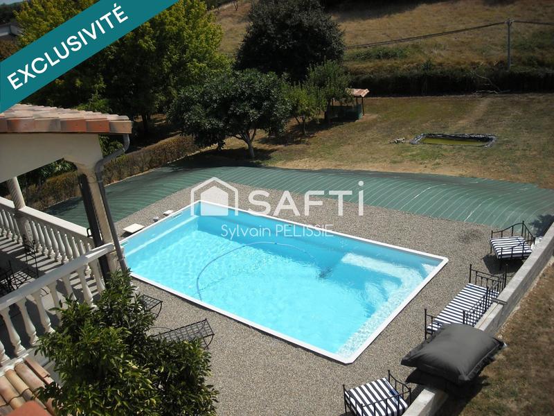 Maison - 200 m² - 7 pièces