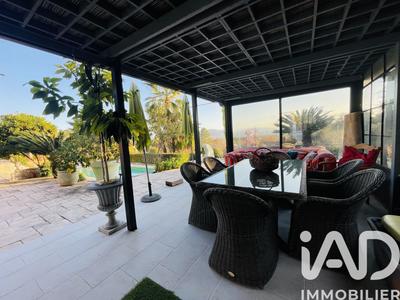 Maison - 269 m² - 6 pièces