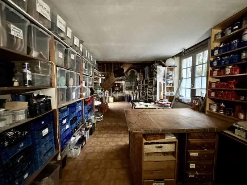 Demeure - 250 m² - 11 pièces