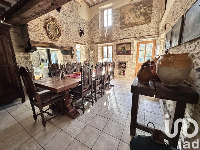 Maison - 277 m² - 8 pièces