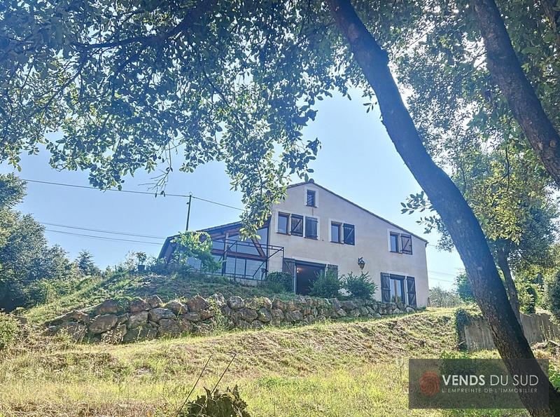 Maison - 203 m² - 7 pièces