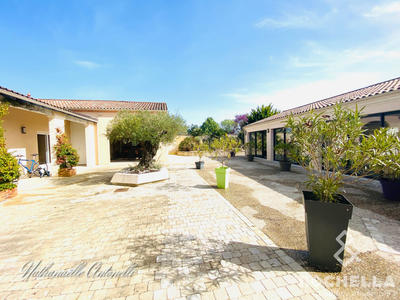 Maison - 311 m² - 7 pièces