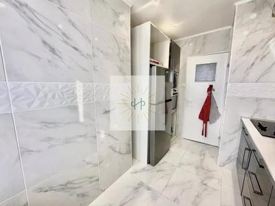 Appartement - 76 m² - 6 pièces