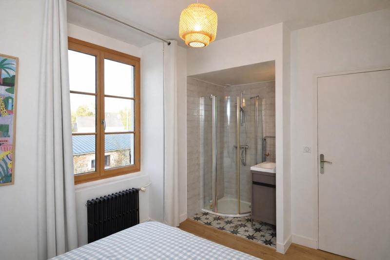 Maison - 220 m² - 6 pièces