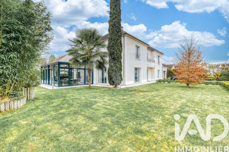 Maison - 350 m² - 8 pièces