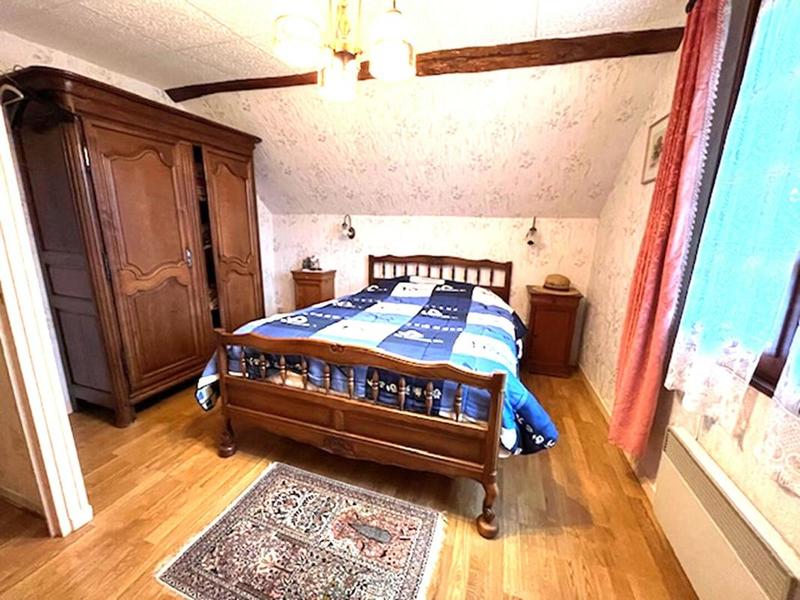 Maison - 106 m² - 7 pièces