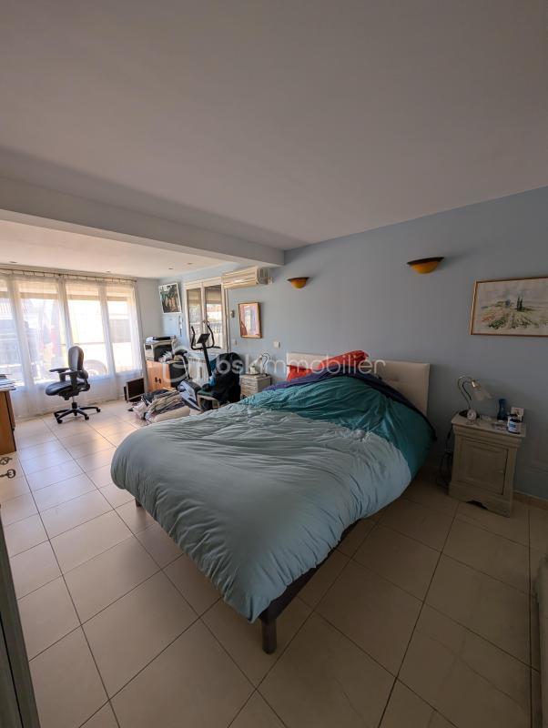 Maison traditionnelle - 210 m² - 8 pièces