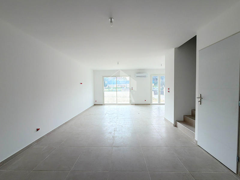Maison - 99 m² - 4 pièces