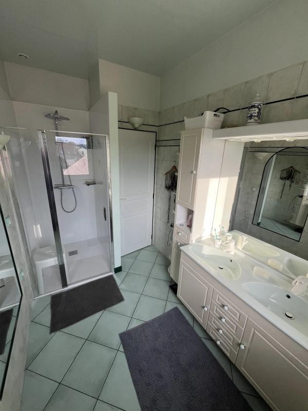 Maison - 200 m² - 8 pièces