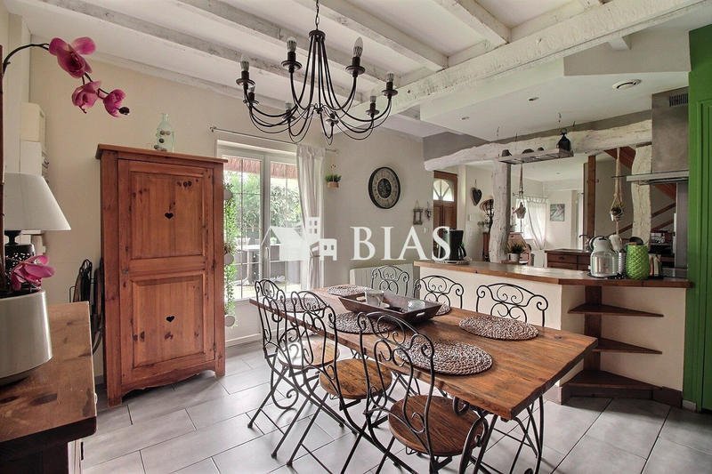 Maison - 96 m² - 5 pièces