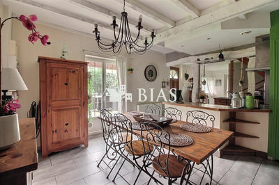 Maison - 96 m² - 5 pièces