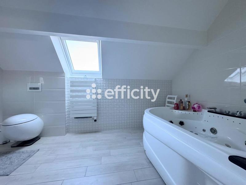 Maison - 170 m² - 7 pièces