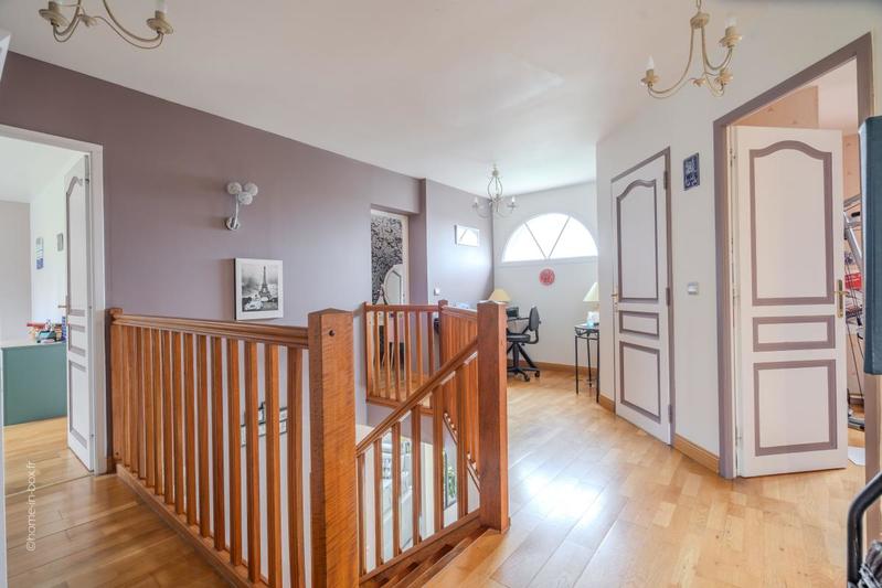 Maison - 181 m² - 7 pièces