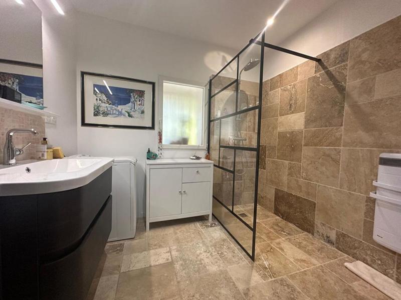 Maison - 255 m² - 11 pièces