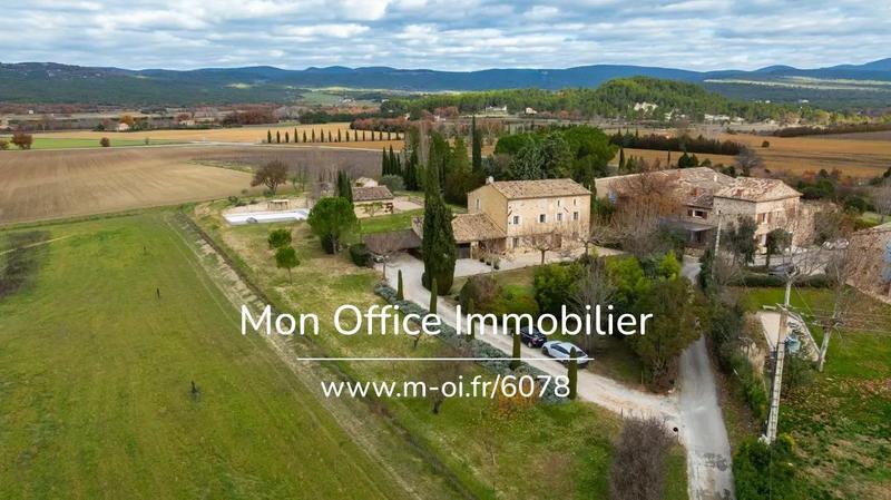 Maison - 255 m² - 10 pièces