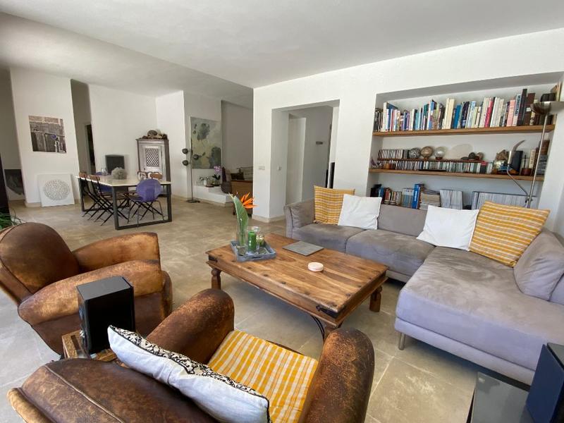 Villa - 200 m² - 6 pièces