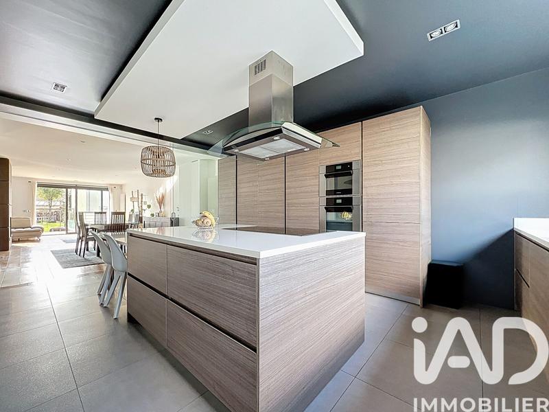 Maison - 192 m² - 7 pièces