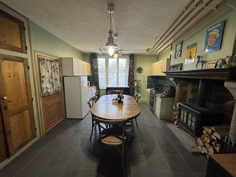 Maison - 98 m² - 5 pièces