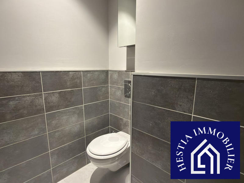 Maison - 205 m² - 9 pièces