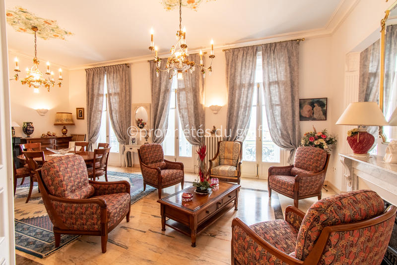 Appartement - 254 m² - 6 pièces