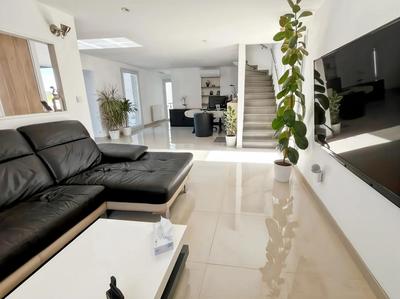 Villa - 190 m² - 5 pièces