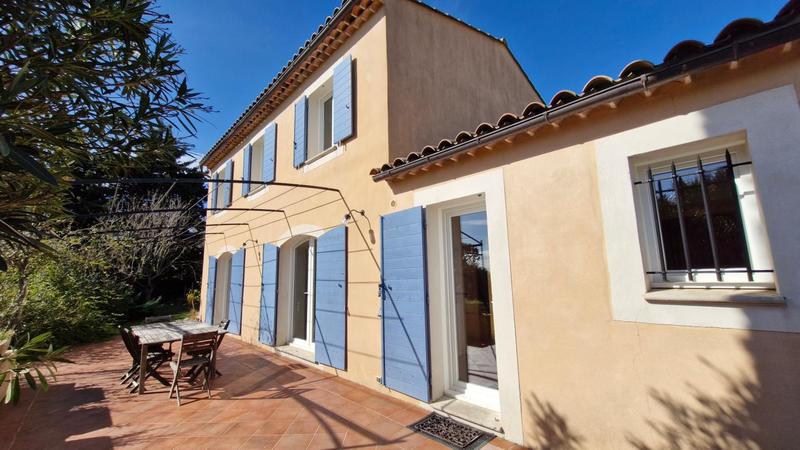 Maison - 211 m² - 6 pièces