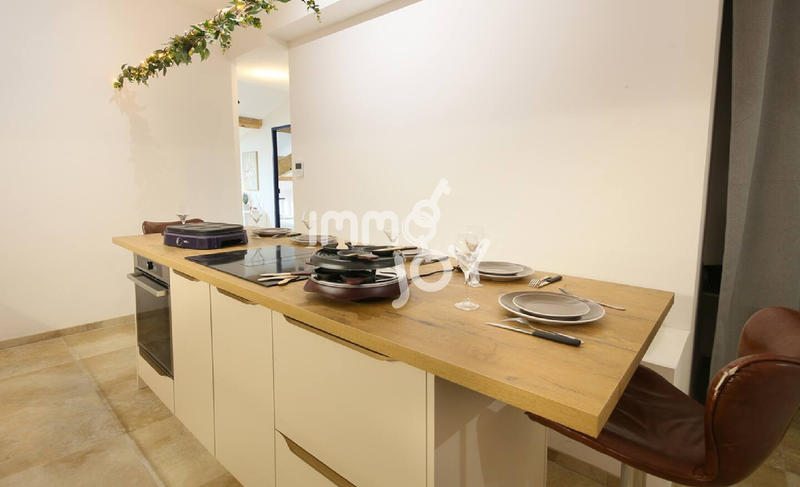 Appartement - 80 m² - 4 pièces