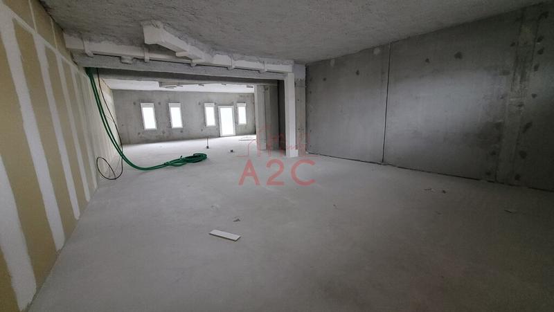 Local commercial - 107 m²