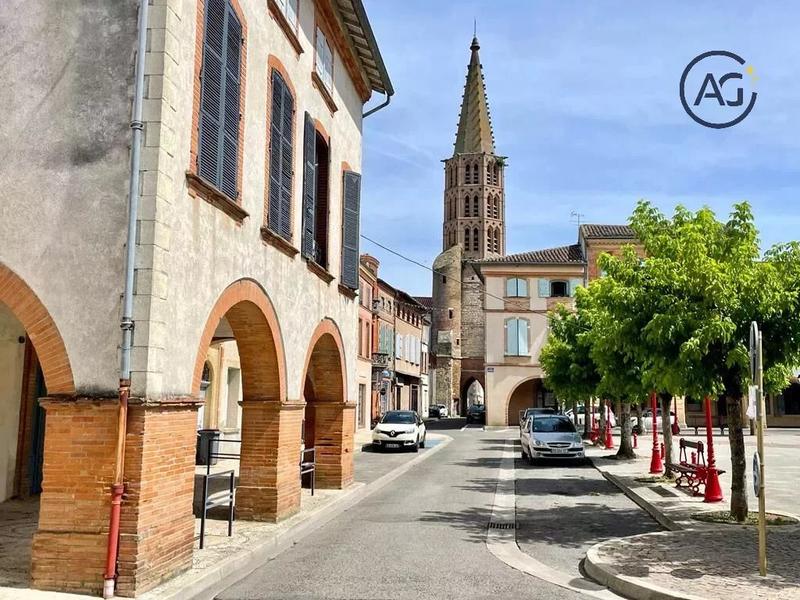 Maison - 348 m² - 9 pièces