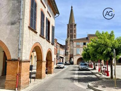 Maison - 348 m² - 9 pièces