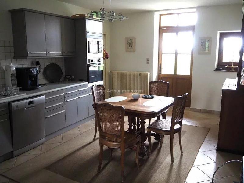 Maison - 252 m² - 10 pièces