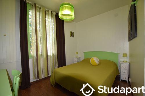 Chambre - 10 m² - 1 pièce