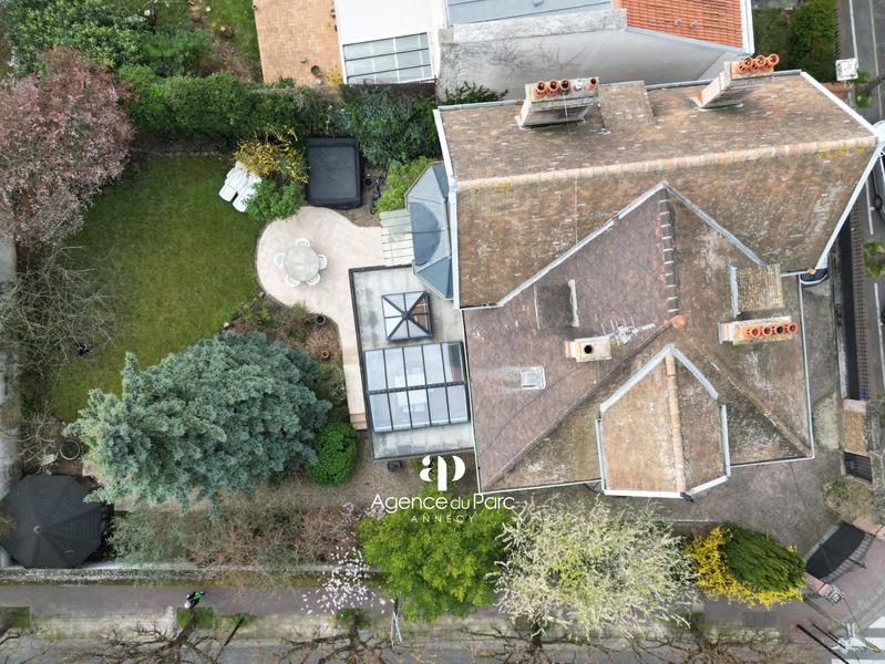 Maison - 272 m² - 8 pièces