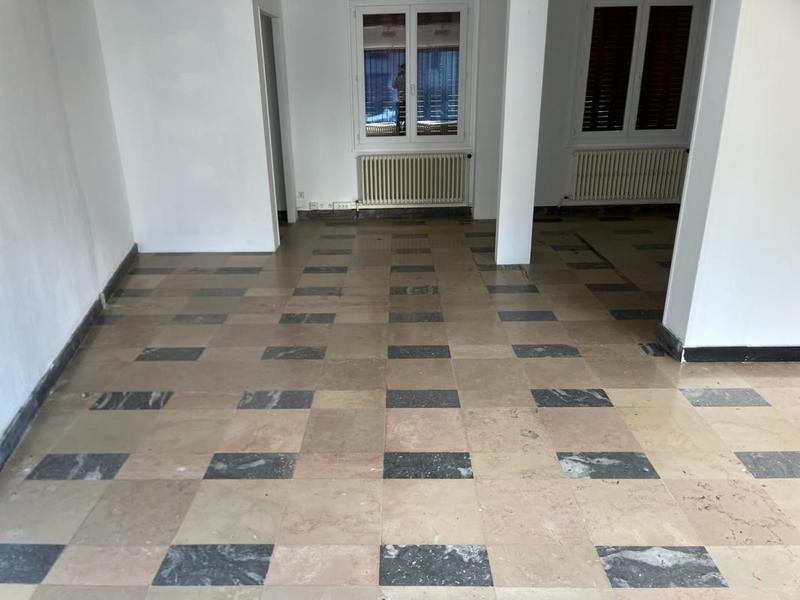 Services - 89 m² - 3 pièces