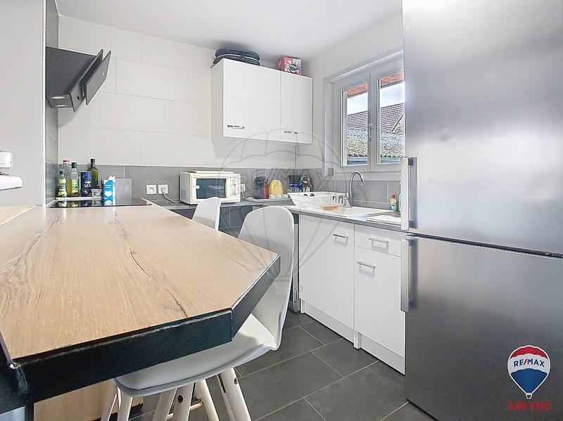 Maison - 240 m² - 9 pièces