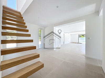 Maison - 152 m² - 5 pièces