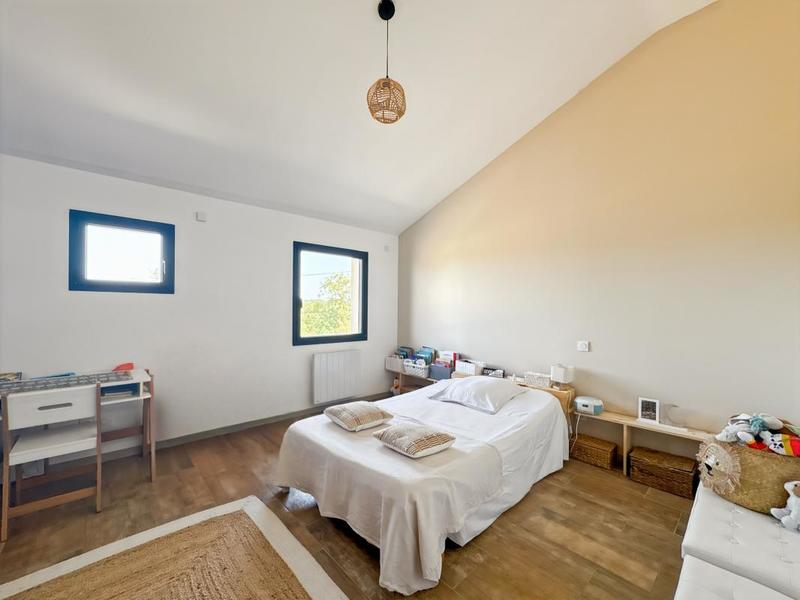 Maison - 185 m² - 4 pièces