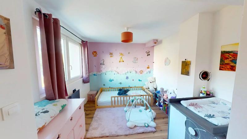 Maison - 157 m² - 8 pièces